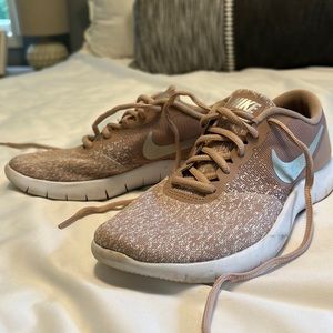 Nike Women’ Shoe